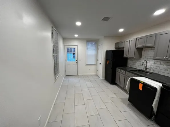 219-221 N 3rd Ave, Pottsville, PA