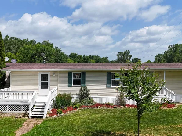 4718 Spur Rd, Breckenridge, MI 48615