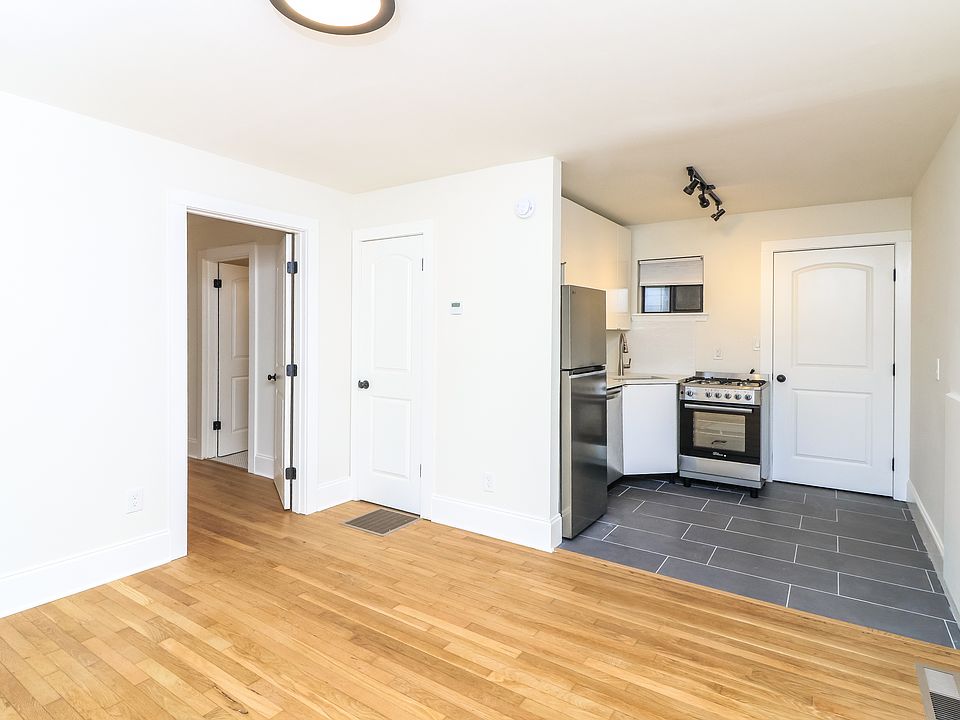 1st image of 755 Saint Charles Ave NE APT 02