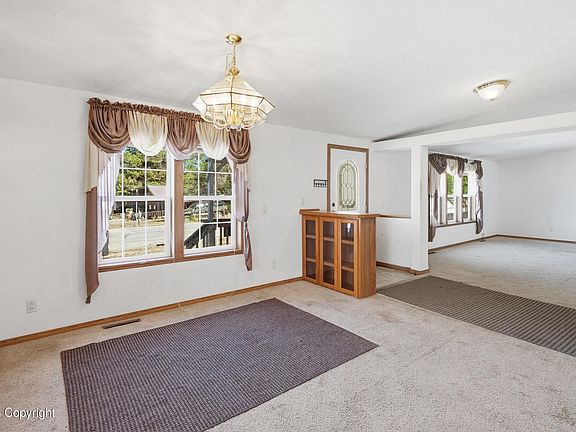 5th image of 411 Walker Ave