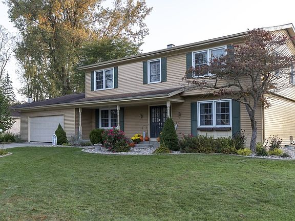 2nd image of 3218 E Lake Dr N