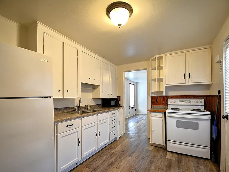 1707A E Main St — Photo 8