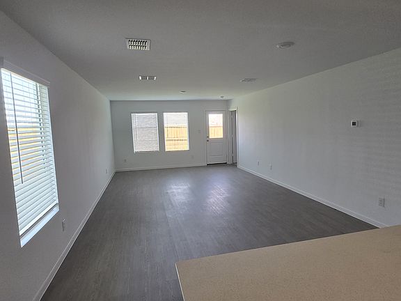 5th image of 3164 Burmese St