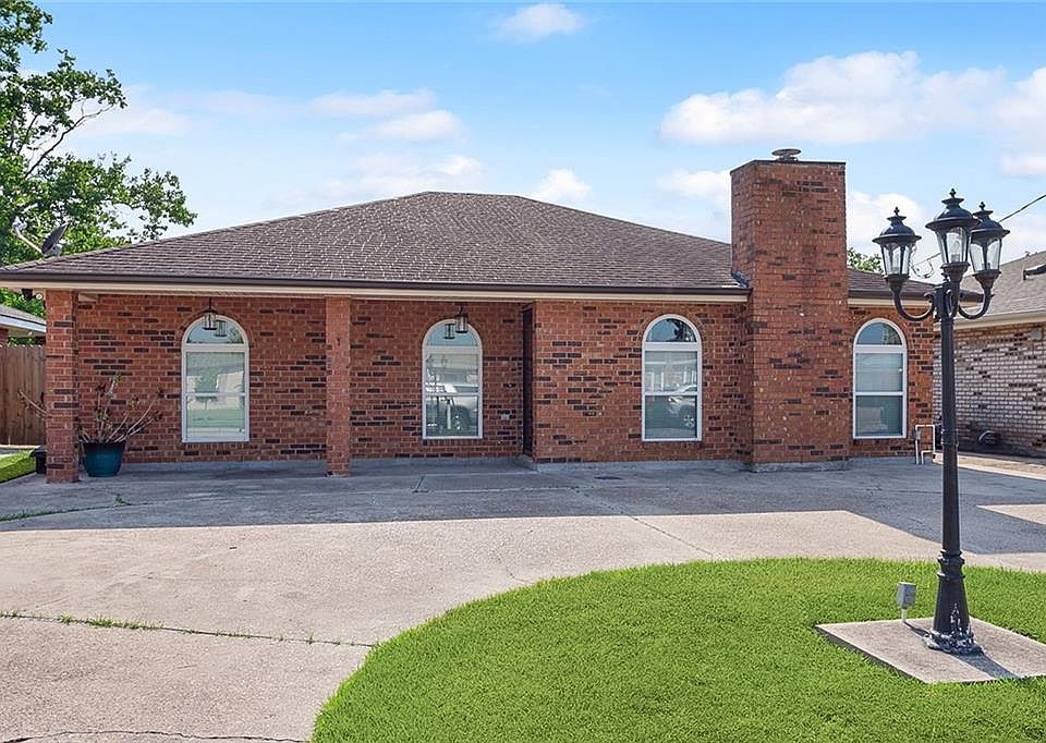 1st image of 118 Riverview Dr
