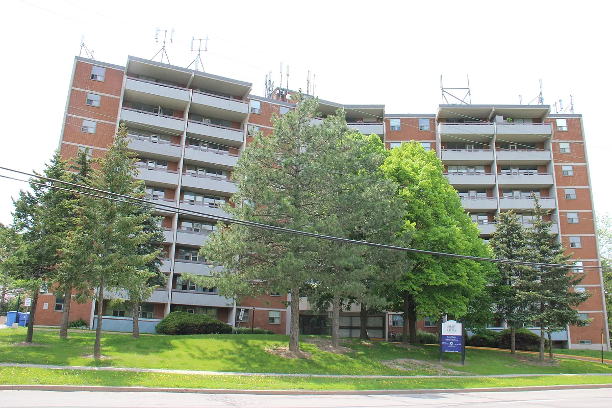 Building Photo - 420 Greenhill Ave