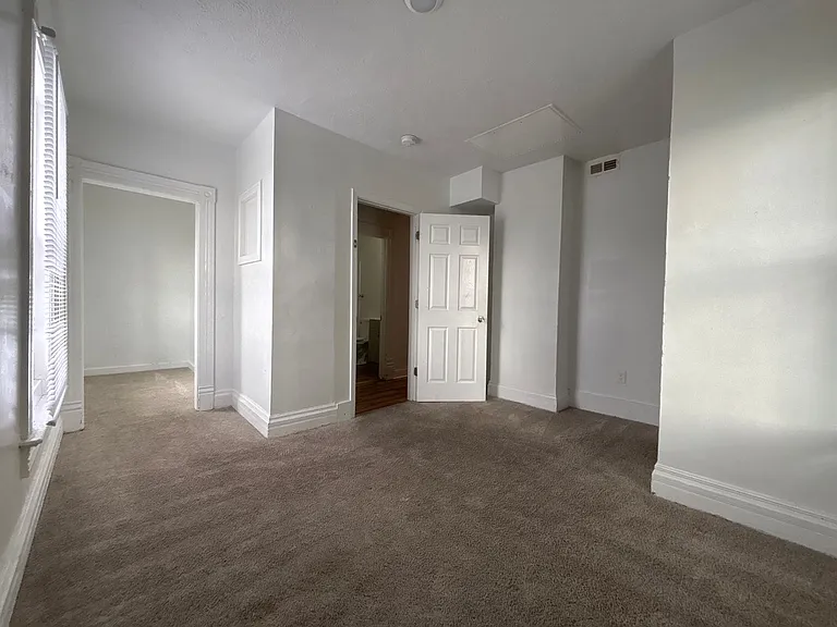 2415 E St — Photo 14