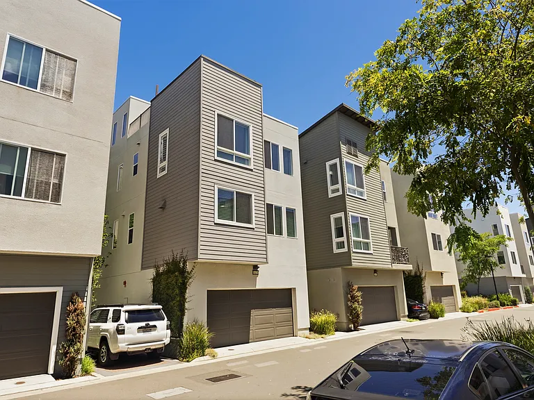 1475 Latitudes Way — Photo 45