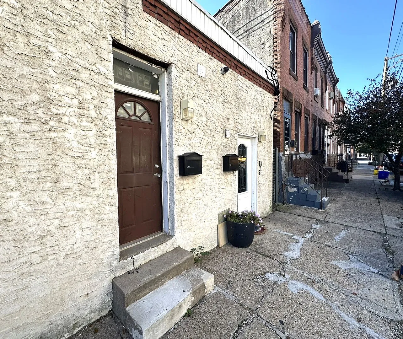 Ann St E 2542 — Photo 3