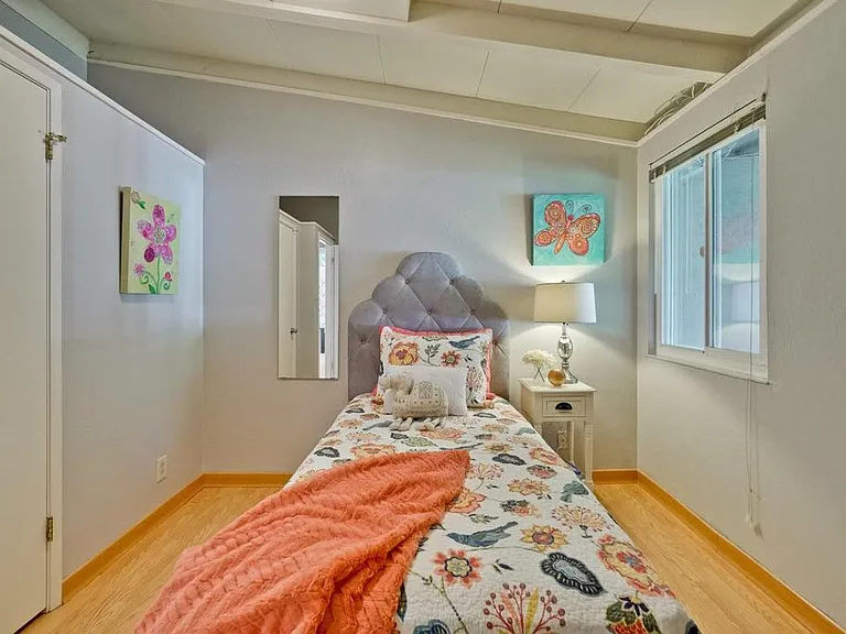 868 Lakehaven Dr — Photo 14