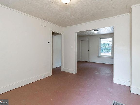 3rd image of 570 Harmony St