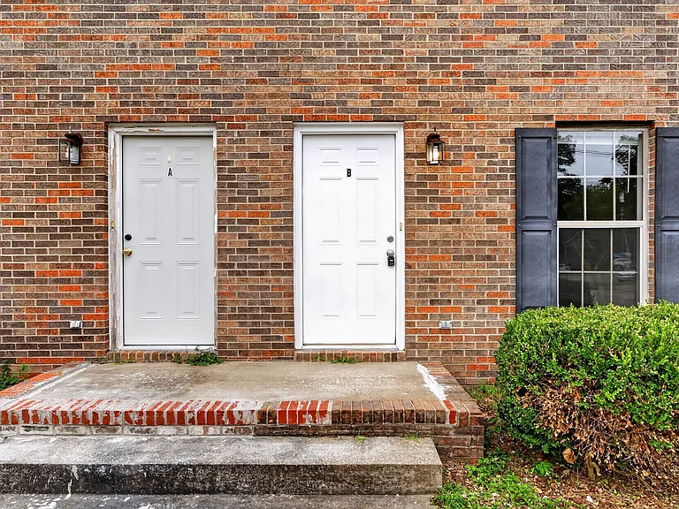 Martha Lane-461/471 (x8) — Photo 7