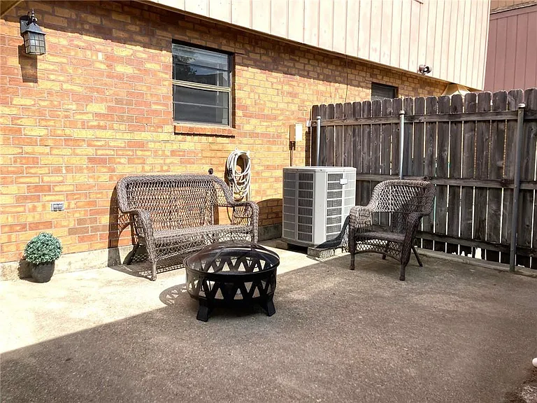 1527 Huron Ave #A — Photo 22