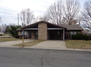 4 Twin Oaks Dr, Shiloh, IL 62221