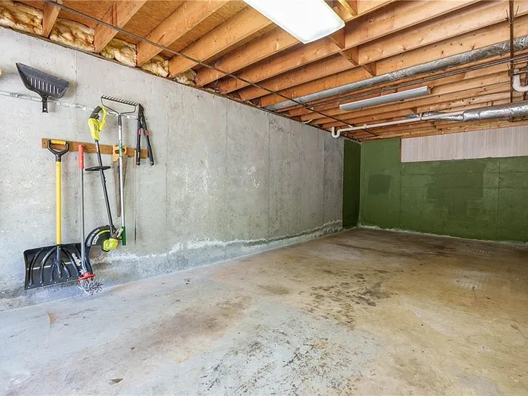 608 Adam Cir — Photo 33