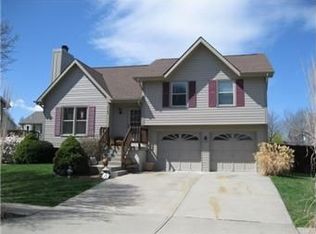 1720 Patricia Dr, Kearney, MO 64060