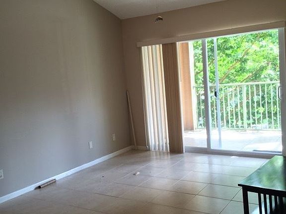 3rd image of 1275 Wildwood Lakes Blvd APT 201