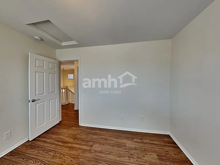 11353 W Buchanan St — Photo 16