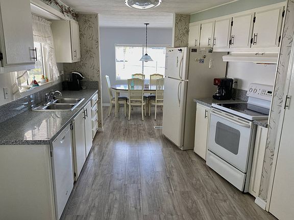 2nd image of 217 Temple Dr