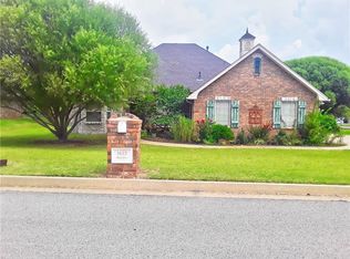 1612 Lady Ln, Shawnee, OK 74804