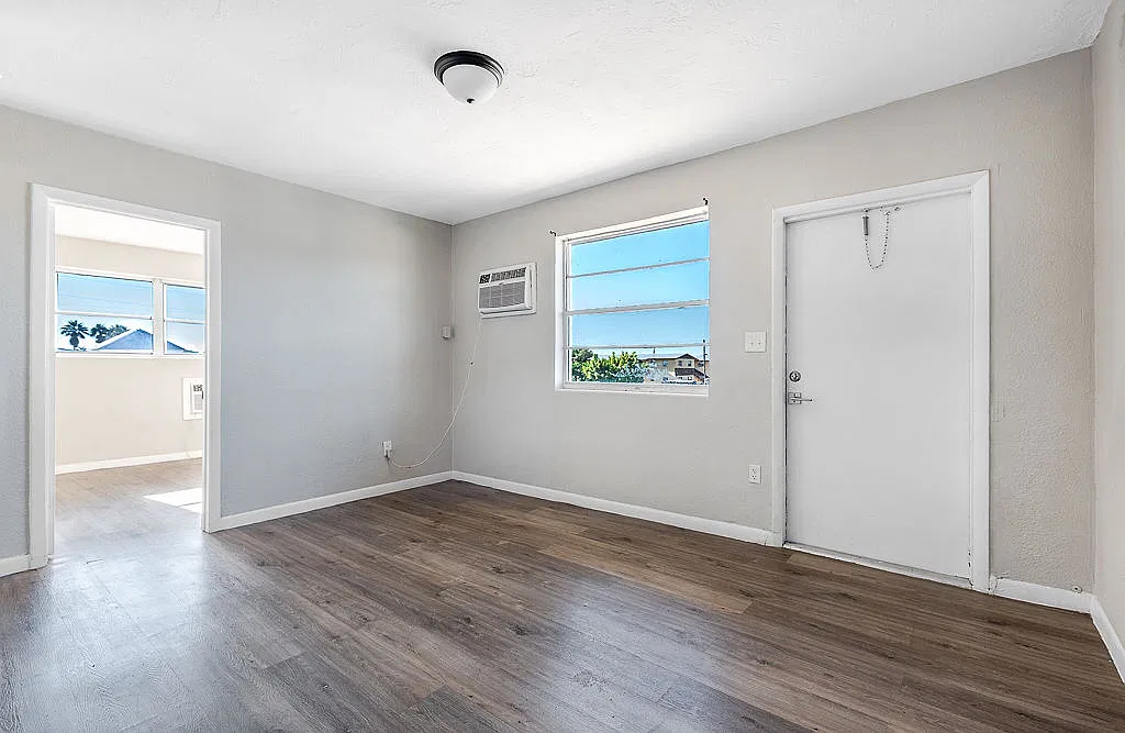 612 SW 6th St - Unit 3 - Unit 3 — Photo 4