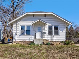 3305 Douglas Ave, Des Moines, IA 50310