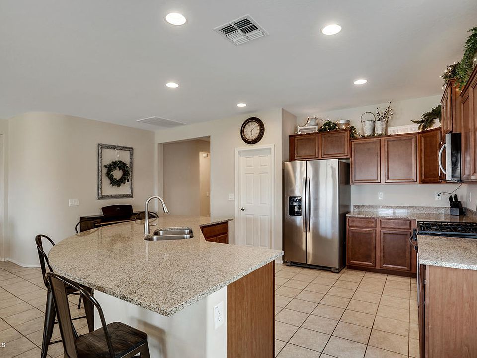 1st image of 25984 W Oraibi Dr