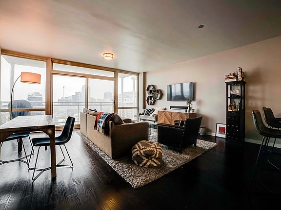 2nd image of 757 N Orleans St #1403