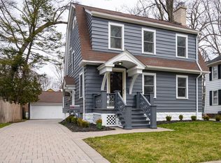 29 Fairwood Blvd, Pleasant Ridge, MI 48069