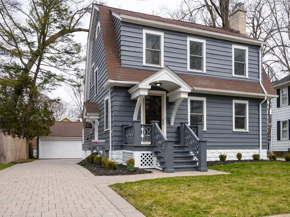 29 Fairwood Blvd, Pleasant Ridge, MI 48069