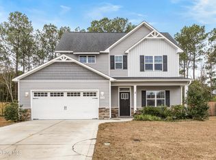 248 Breakwater Dr, Sneads Ferry, NC 28460