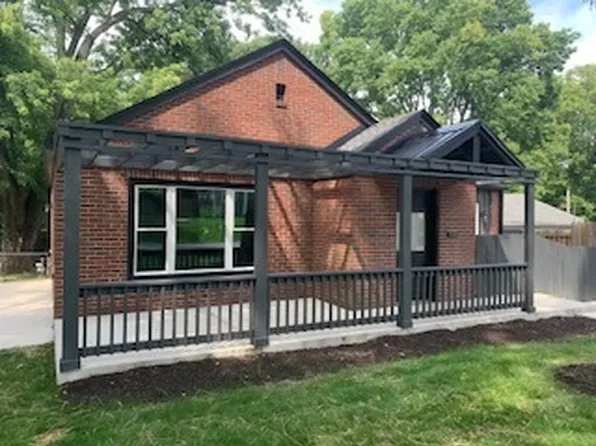 10 Adams St, Danville, IN 46122