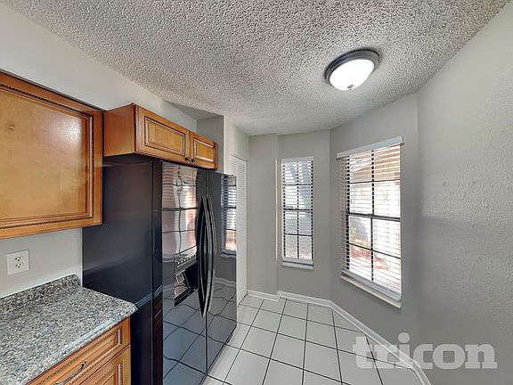 5th image of 835 Stonybrook Cir