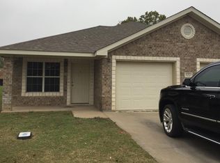 110 Surrey Ln #100A, Gatesville, TX 76528