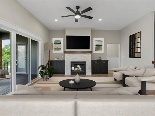 25446 W 91st Ter, Lenexa, KS 66227