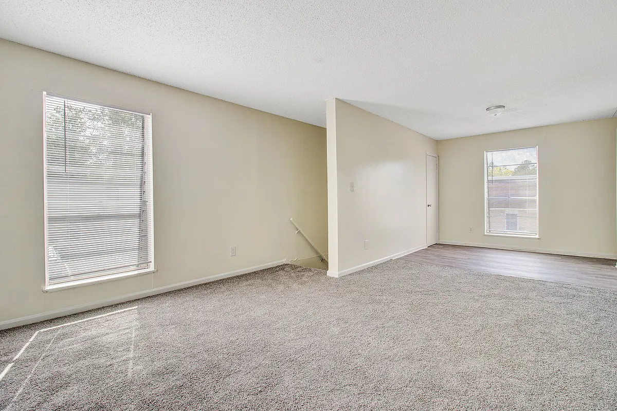 Building Photo - Ashley Chase Apartments