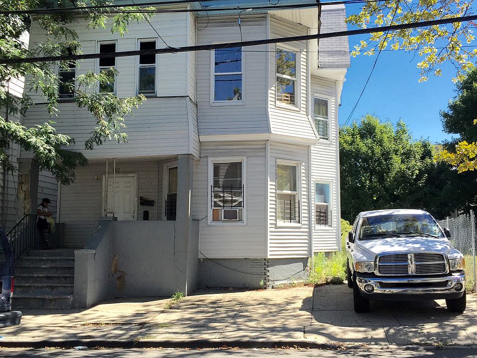 2nd image of 132-136 S 8th St