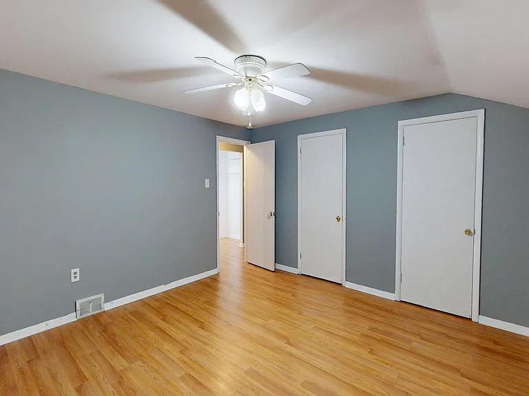 669 N Henderson Rd — Photo 26