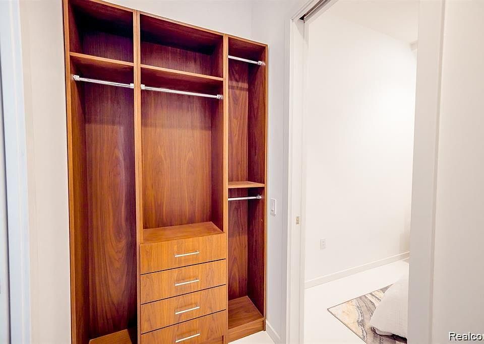 400 S Old Woodward Ave Unit 209, photo 10