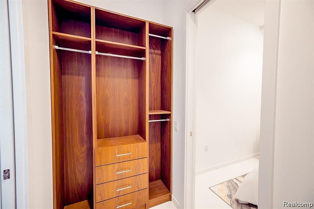 400 S Old Woodward Ave Unit 209, photo 10