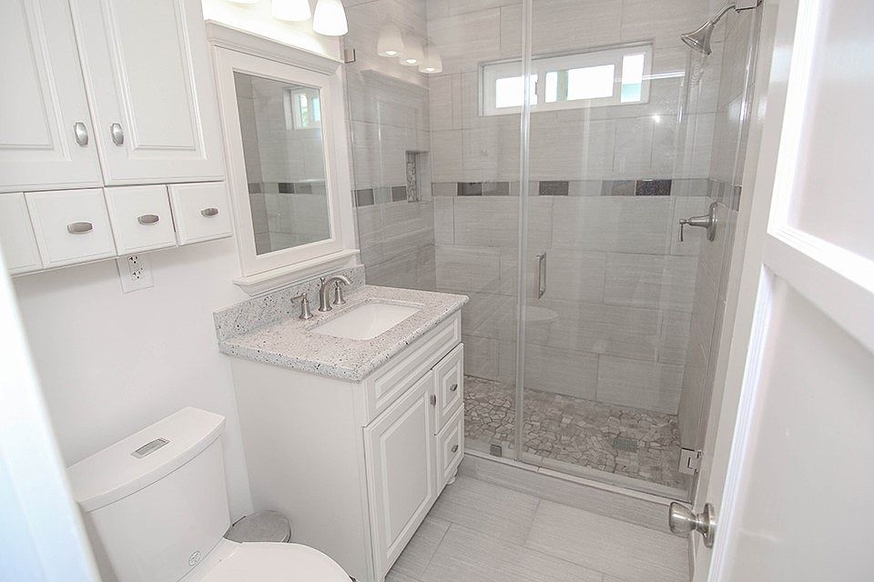 1st image of 510 N Maria Ave