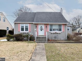 208 W Brooke Ave, Magnolia, NJ 08049