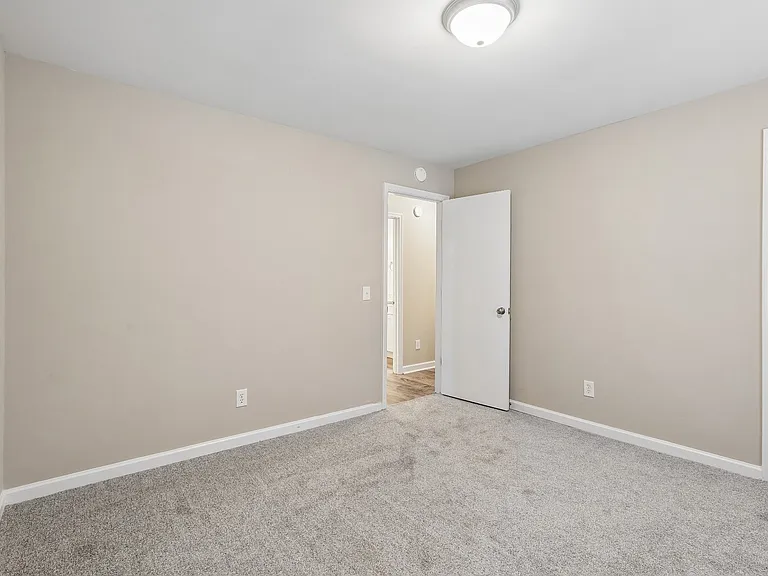 927 Oak Vale — Photo 9