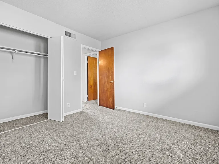 Mercury West Apartments — Photo 9