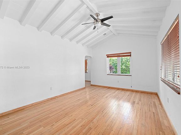 3rd image of 718 NE 87th St #1