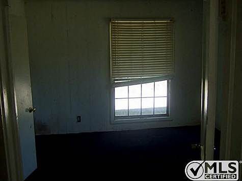 3rd image of 2801 Strong Ave