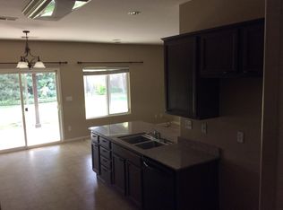 5037 W Nellis Ct, Visalia, CA 93277
