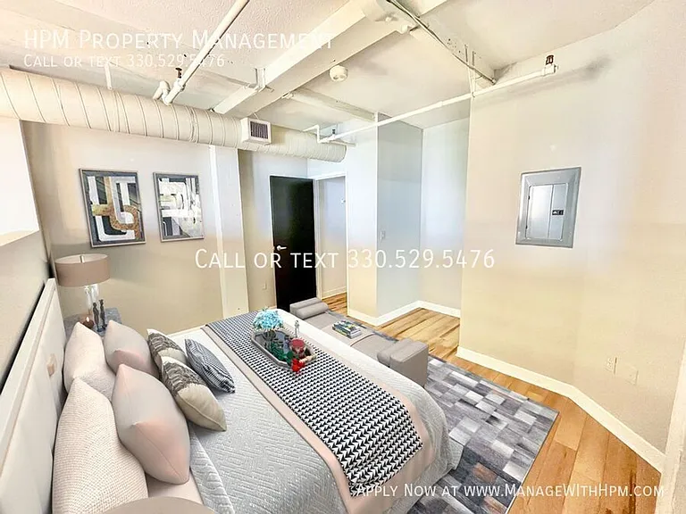 1133 W 9th Street — Photo 32
