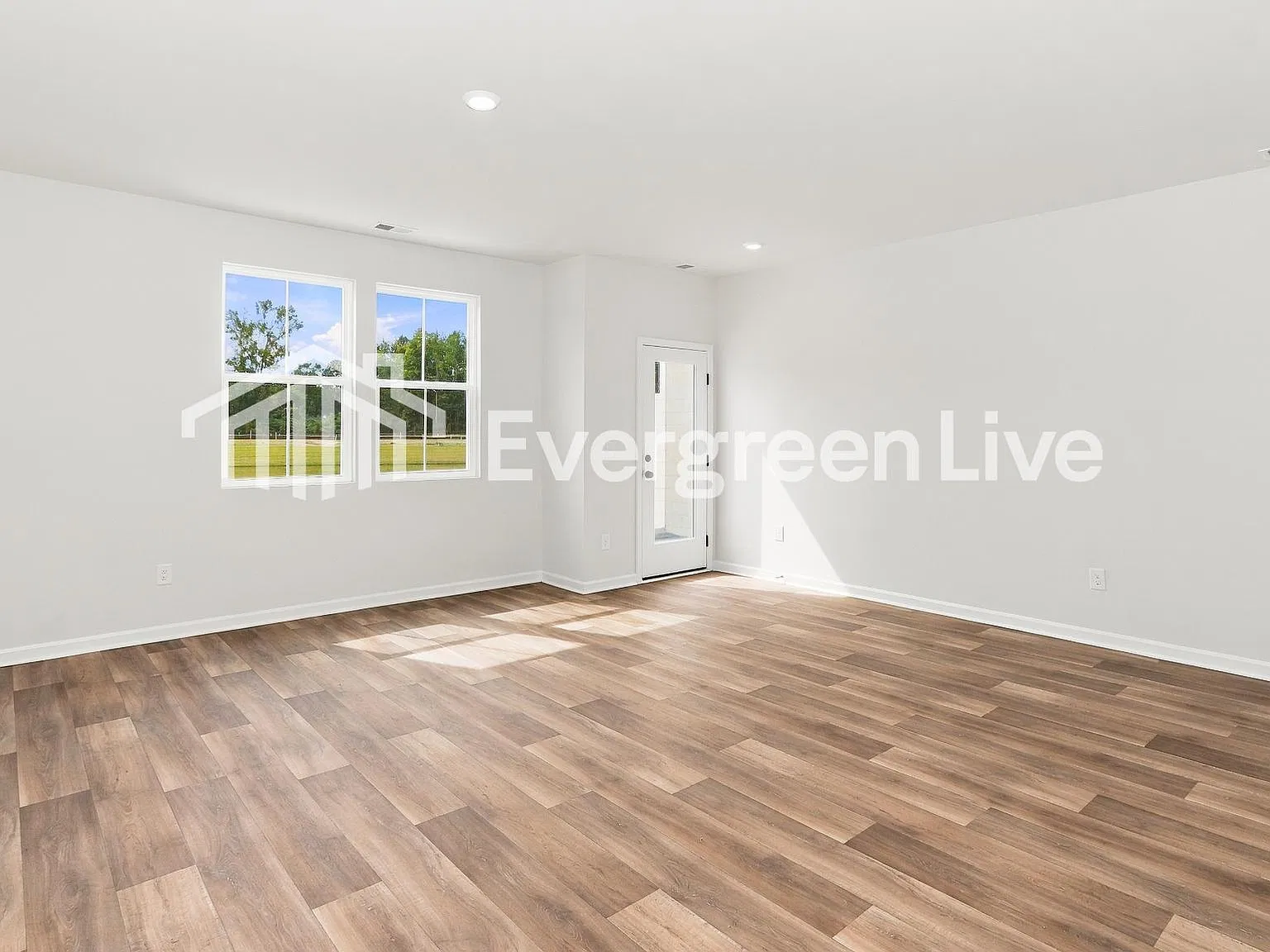 3 bed, 2.5 bath, 1905 sqft, $1,850 — Photo 4