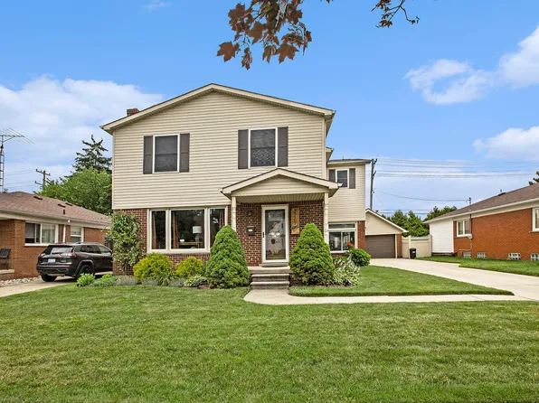 2267 18th St, Wyandotte, MI 48192