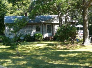 77 Oak St, Halifax, MA 02338